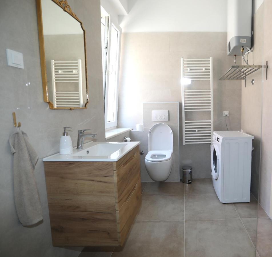 Apartman Kamala Pula Exterior foto