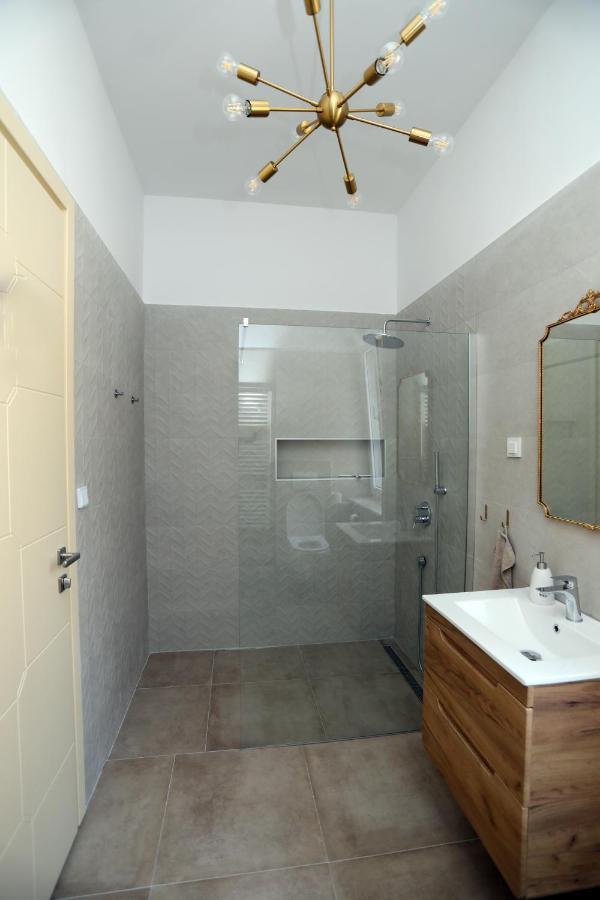 Apartman Kamala Pula Exterior foto